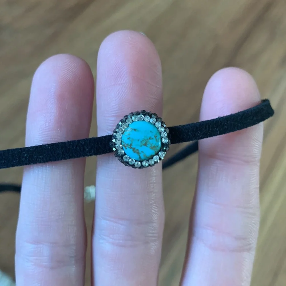 Choker - Picture 2 of 4